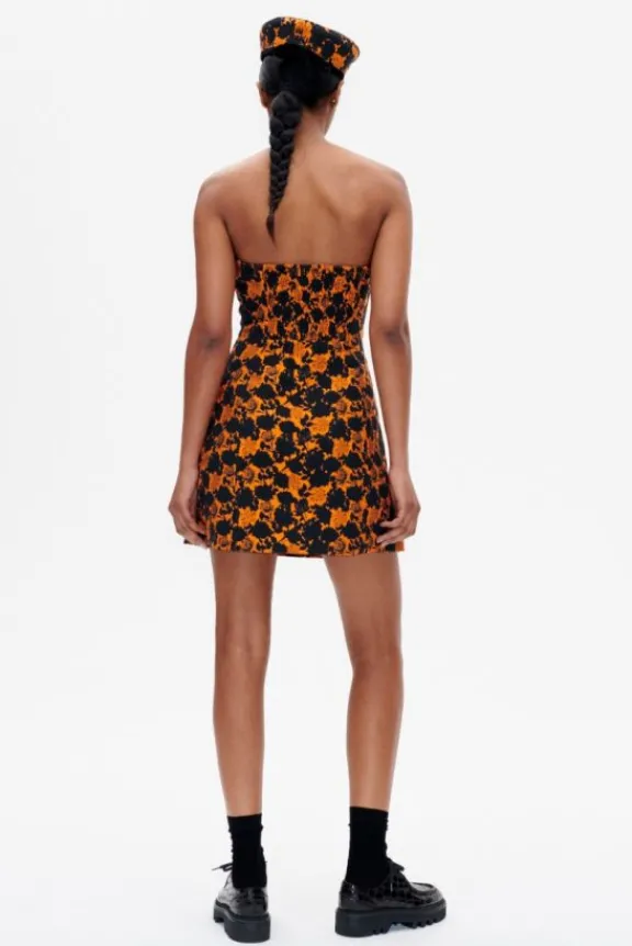 acora_dress__orange_black_3.webp Baum Und Pferdgarten Acora Dress - Orange Black Flower | Dresses
