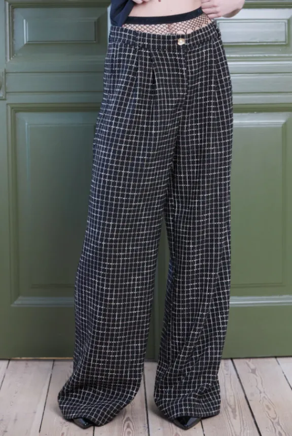 angela_checked_boucl_pant_3.webp Stella Nova Angela Checked Bouclé Pants - Black/White | Trousers And Playsuits