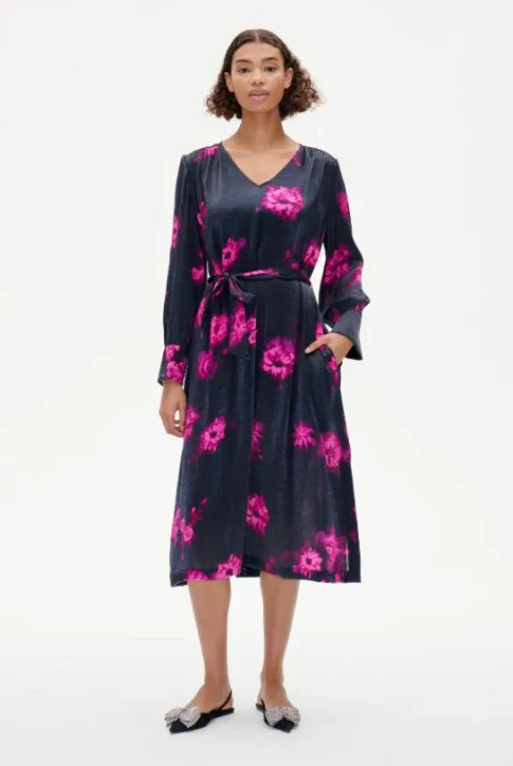aradina_dress__pink_margo_4.webp Baum Und Pferdgarten Aradina Dress - Pink Margot Flower | Dresses