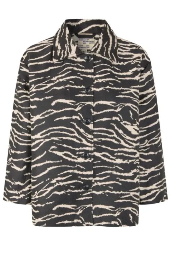 bessie_jacket__black_whis_4.webp Baum Und Pferdgarten Bessie Jacket - Black Whisper Zebra | Jackets And Coats