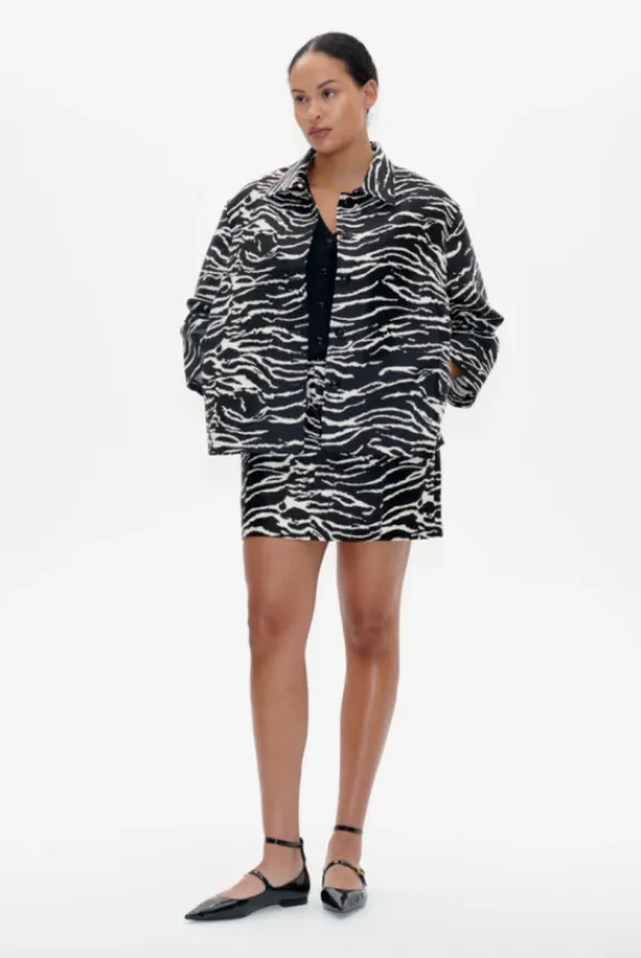 bessie_jacket__black_whis_5.webp Baum Und Pferdgarten Bessie Jacket - Black Whisper Zebra | Jackets And Coats