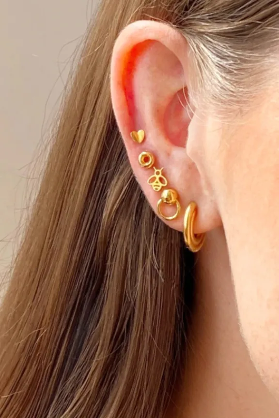 bzzzz_one_piece__gold_3.webp Lulu Copenhagen Bzzzz One Piece - Gold | Jewellery | Gifts