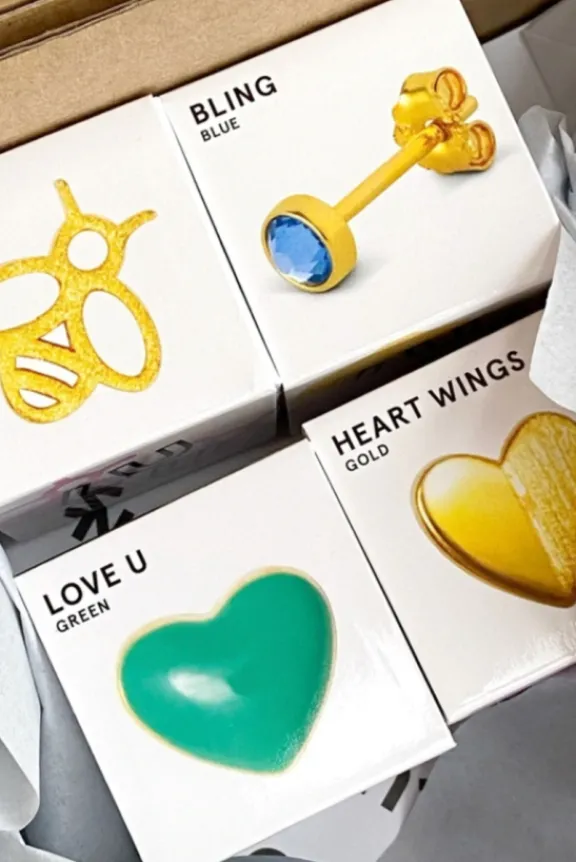 bzzzz_one_piece__gold_4.webp Lulu Copenhagen Bzzzz One Piece - Gold | Jewellery | Gifts