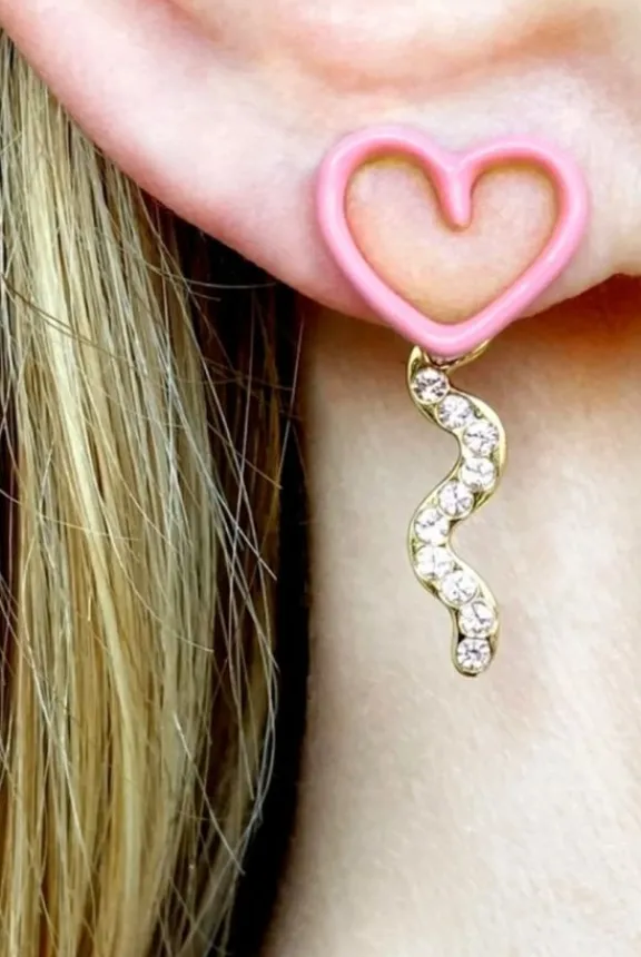 happy_hearts_one_piece_en_4.webp Lulu Copenhagen Happy Hearts One Piece Enamel - Rose | Jewellery