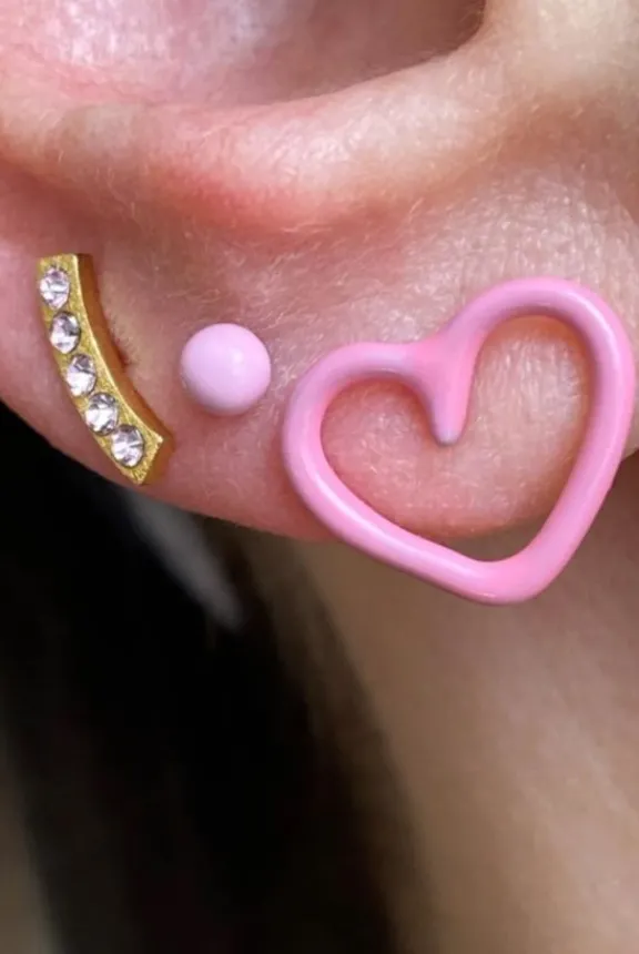happy_hearts_one_piece_en_6.webp Lulu Copenhagen Happy Hearts One Piece Enamel - Rose | Jewellery