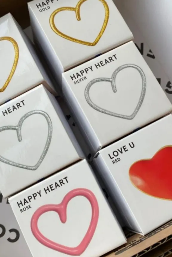 happy_hearts_one_piece_en_8.webp Lulu Copenhagen Happy Hearts One Piece Enamel - Rose | Jewellery