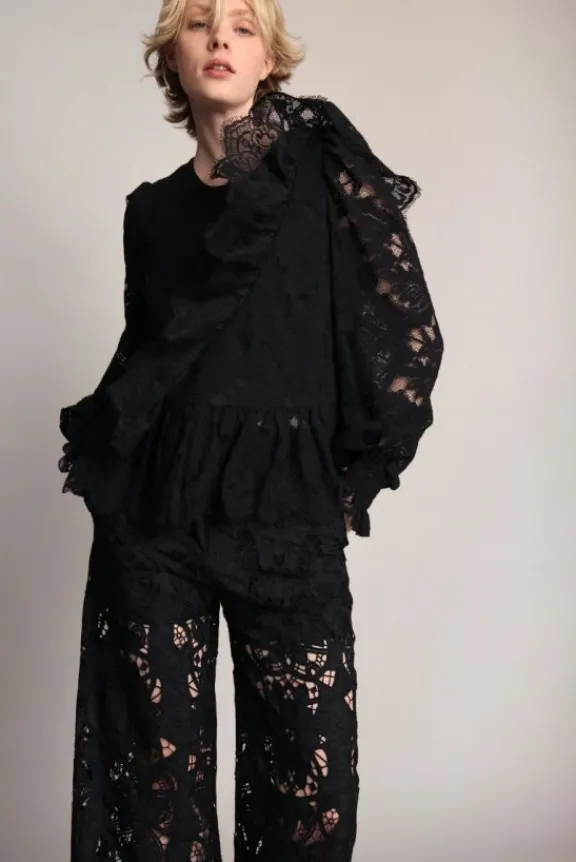 lillith_top__black_3.webp Munthe Lillith Top - Black | Shirts And Tops