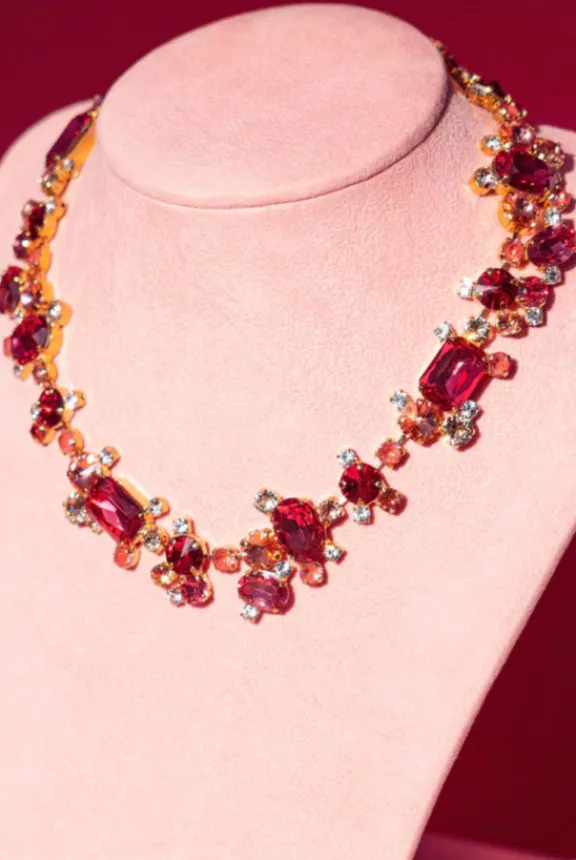 noora_necklace__goldmulbe_3.webp Caroline Svedbom Noora Necklace - Gold/Mulberry Red Combo | Jewellery