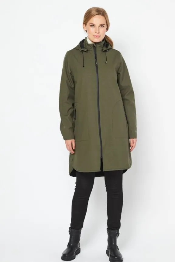rain_raincoat__dark_indig_6.webp Ilse Jacobsen RAIN128 Raincoat - Dark Indigo | Rainwear | Jackets And Coats