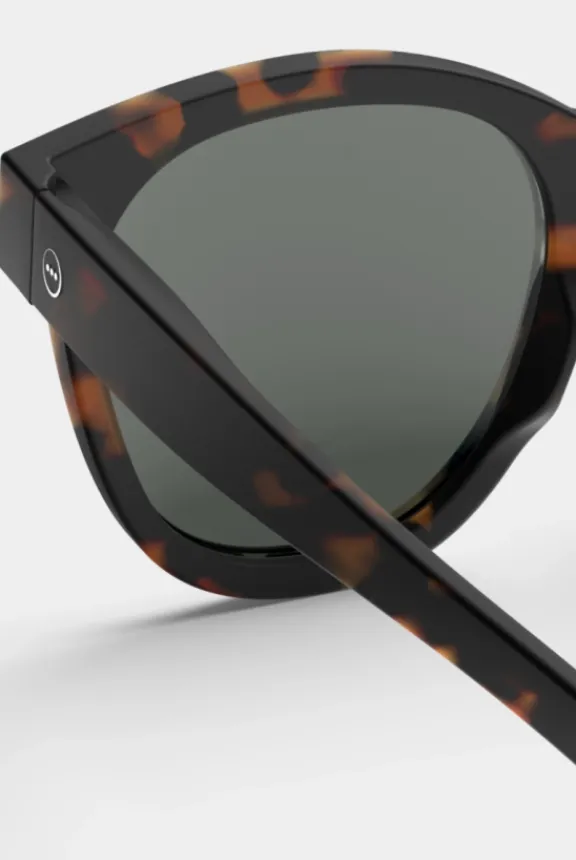 the_oversized_trapeze_sun_4-1.webp Izipizi The Oversized Trapeze Sunglasses #N - Tortoise | Glasses And Sunglasses