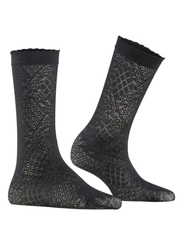 ultra_romantic__den_ankle_5.webp Falke Ultra Romantic 20 Den Anklets - Black | Hosiery