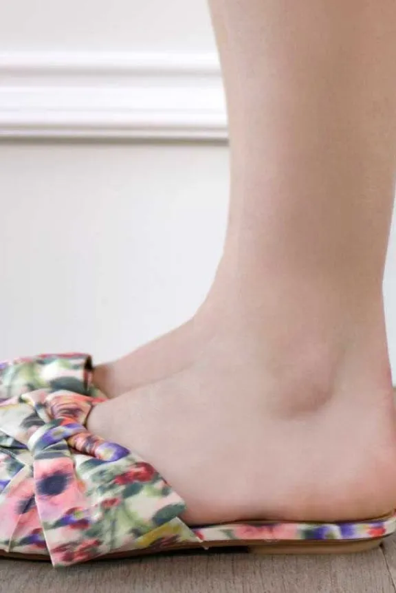 yasada_slipon_shoes__cher_8.webp Chie Mihara Yasada Slip-On Shoes - Cherry Pink | Chie Mihara