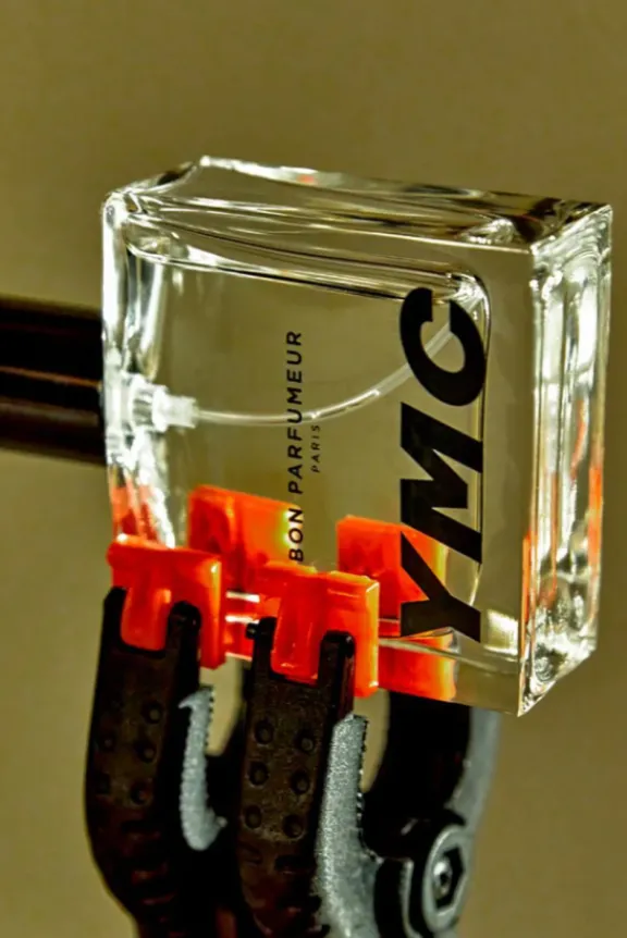 ymc_eau_de_parfum__an_int_3.webp Bon Parfumeur YMC Eau De Parfum - An Intriguing Spicy Rose | Bon Parfumeur | Gifts